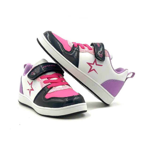 Zapatilla urbana para niña