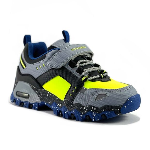 Zapatilla outdoor niño gris