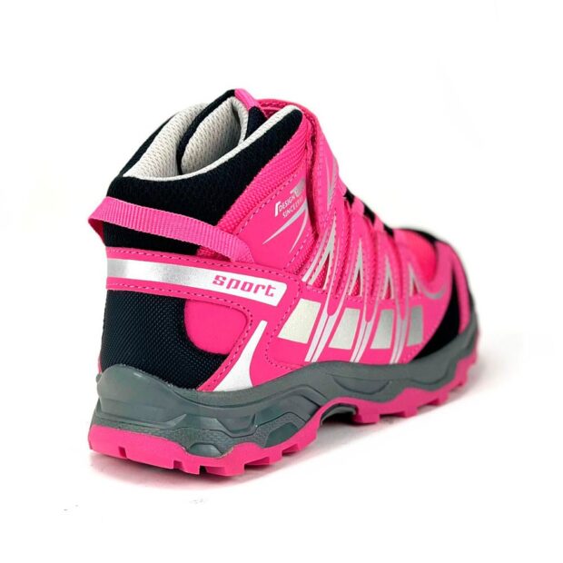 Zapatilla outdoor para niña